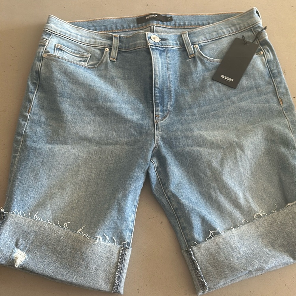 *New With Tags* Hudson Denim Amelia Knee Shorts